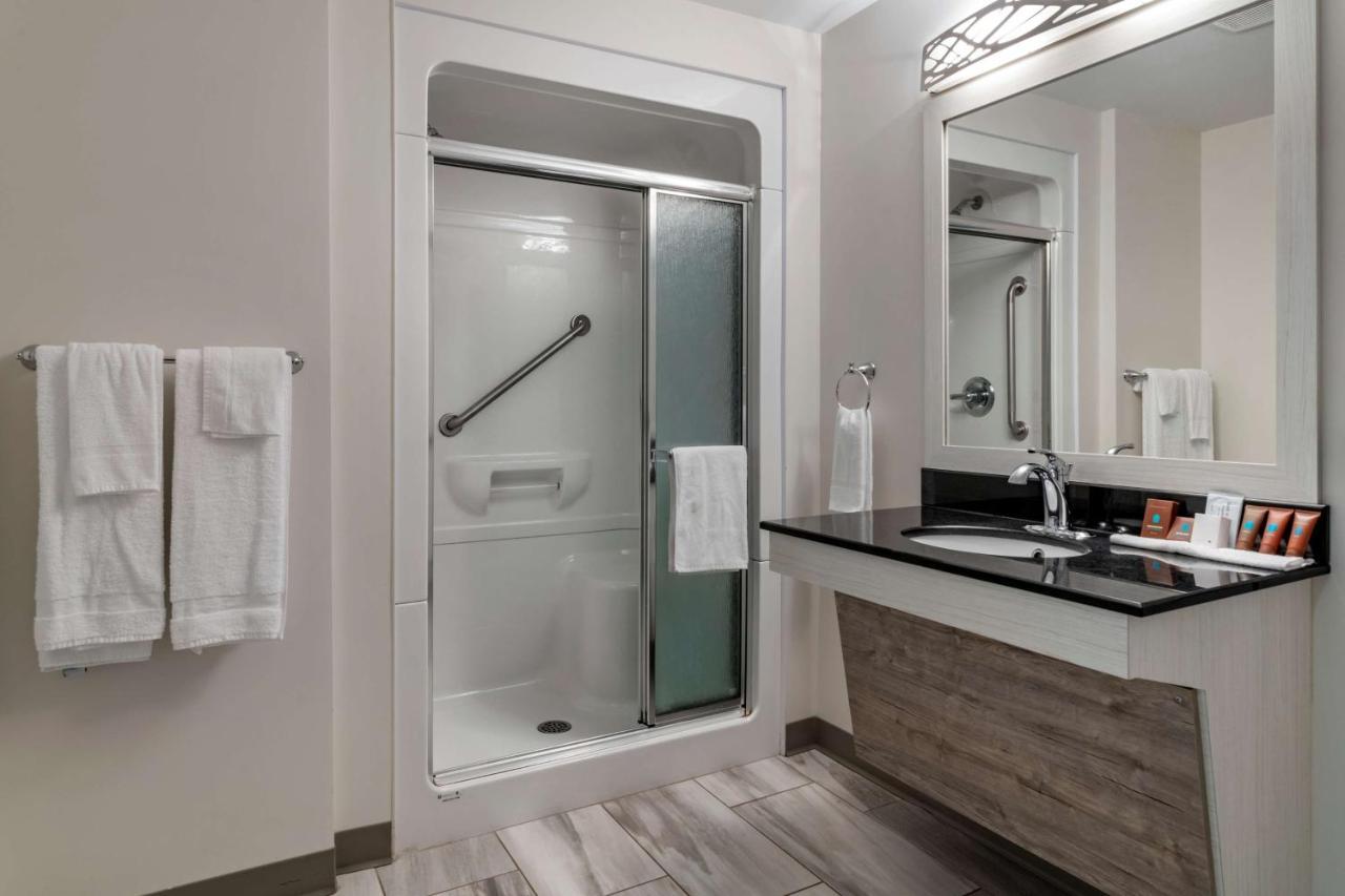 Dannys Suites; Surestay Collection By Western Inn Beresford
