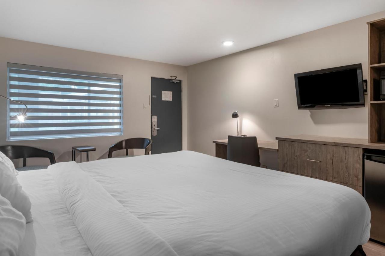 Dannys Suites; Surestay Collection By Western 4*